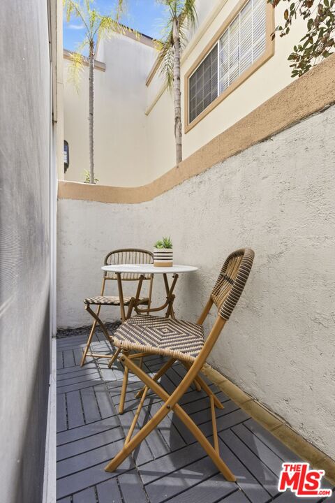 11110 Camarillo St Unit: 122