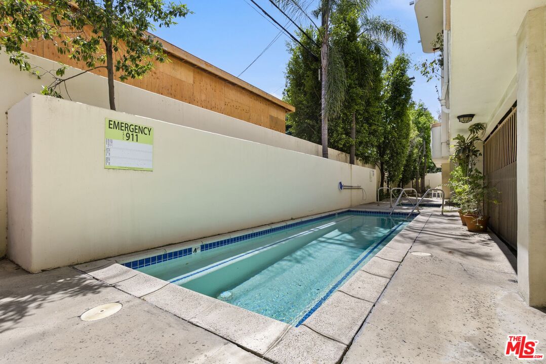11110 Camarillo St Unit: 122