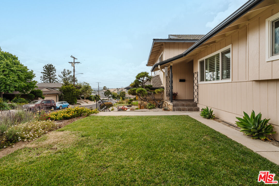 2811 Lawndale Dr