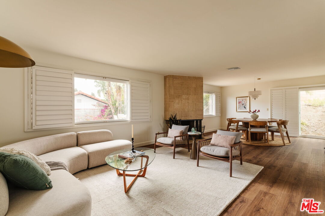 2811 Lawndale Dr