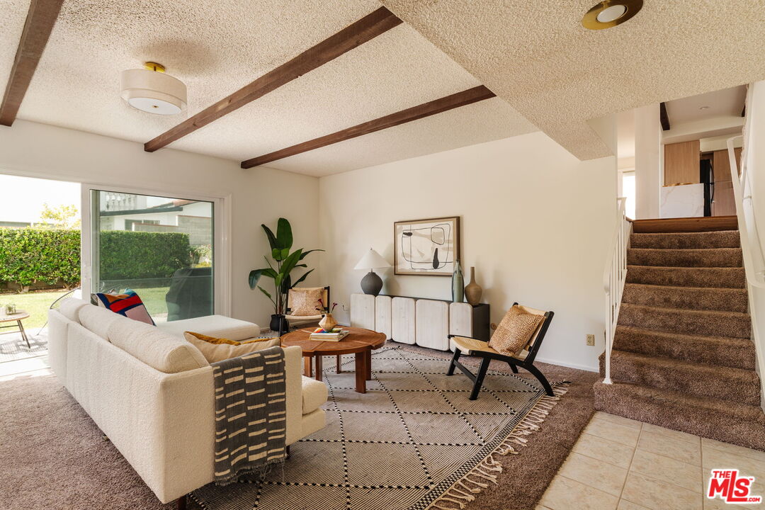 2811 Lawndale Dr