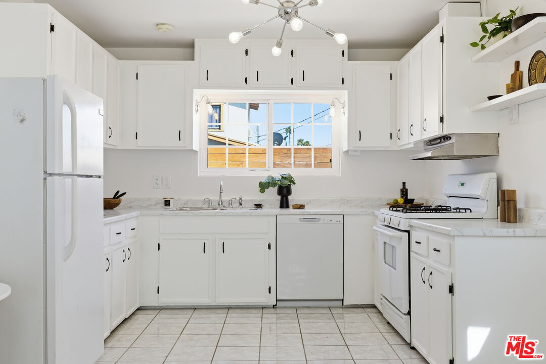 640 Parkman Ave