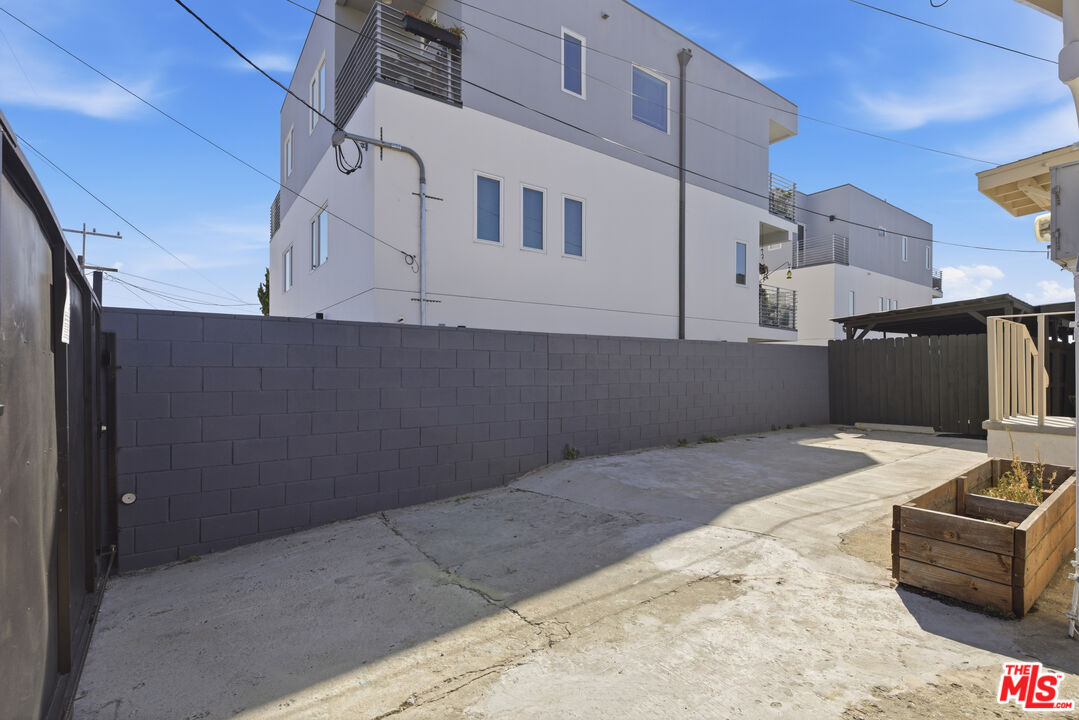 640 Parkman Ave