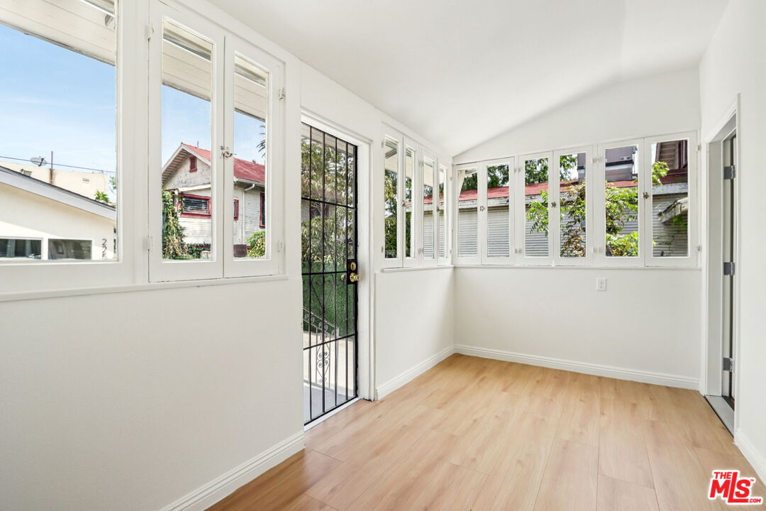 227 W 41st St
