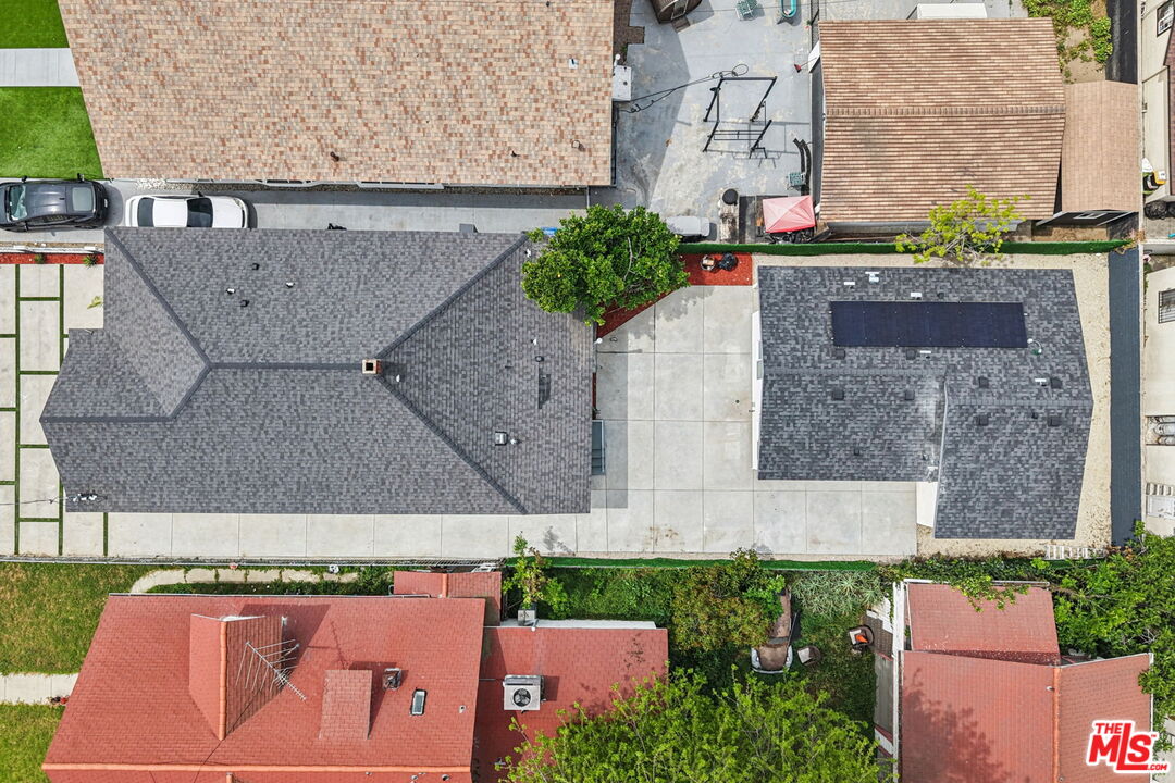 227 W 41st St