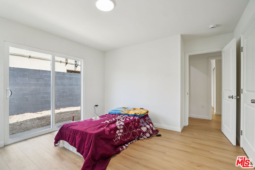 227 W 41st St