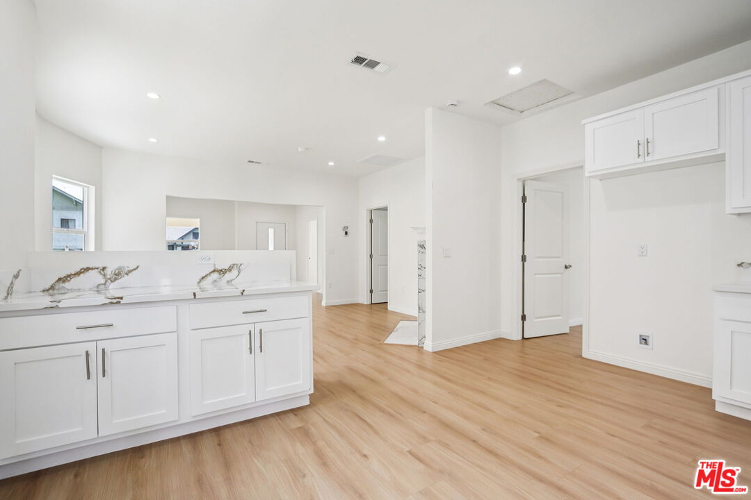 227 W 41st St