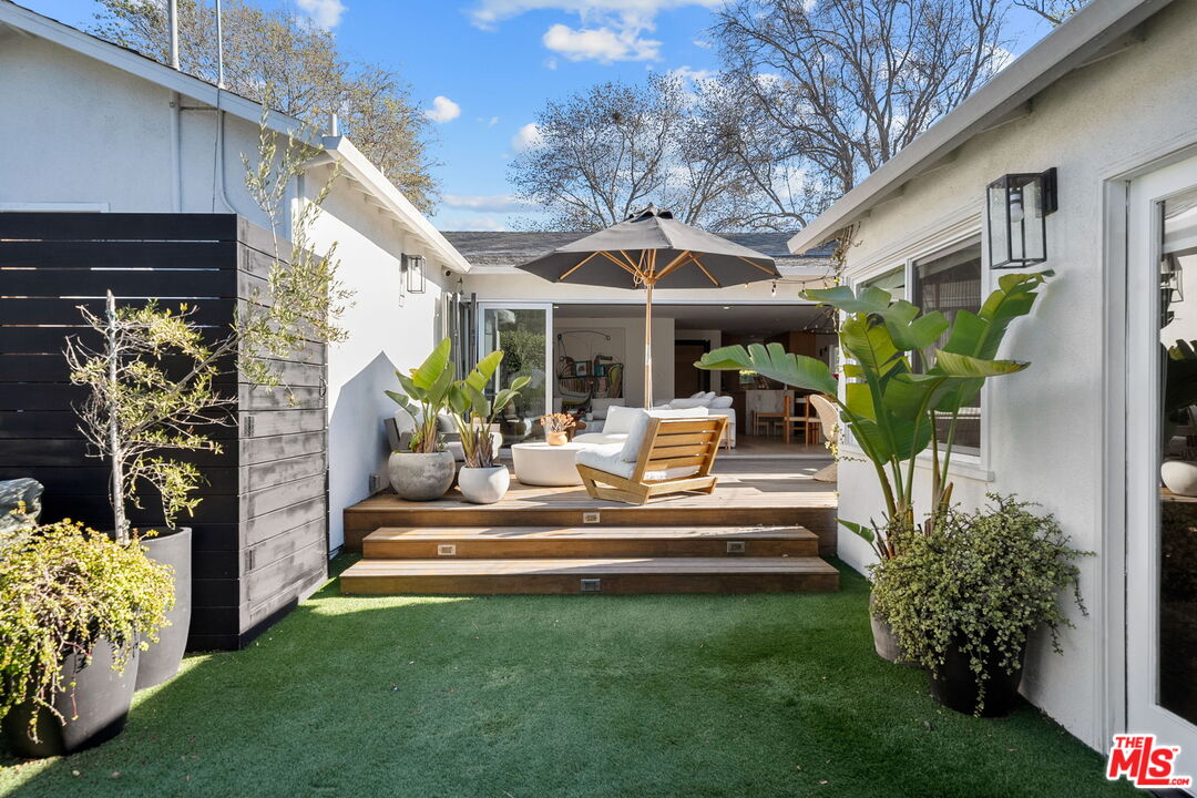 1009 Vernon Ave