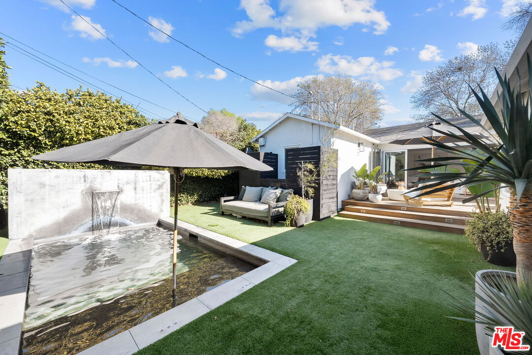 1009 Vernon Ave