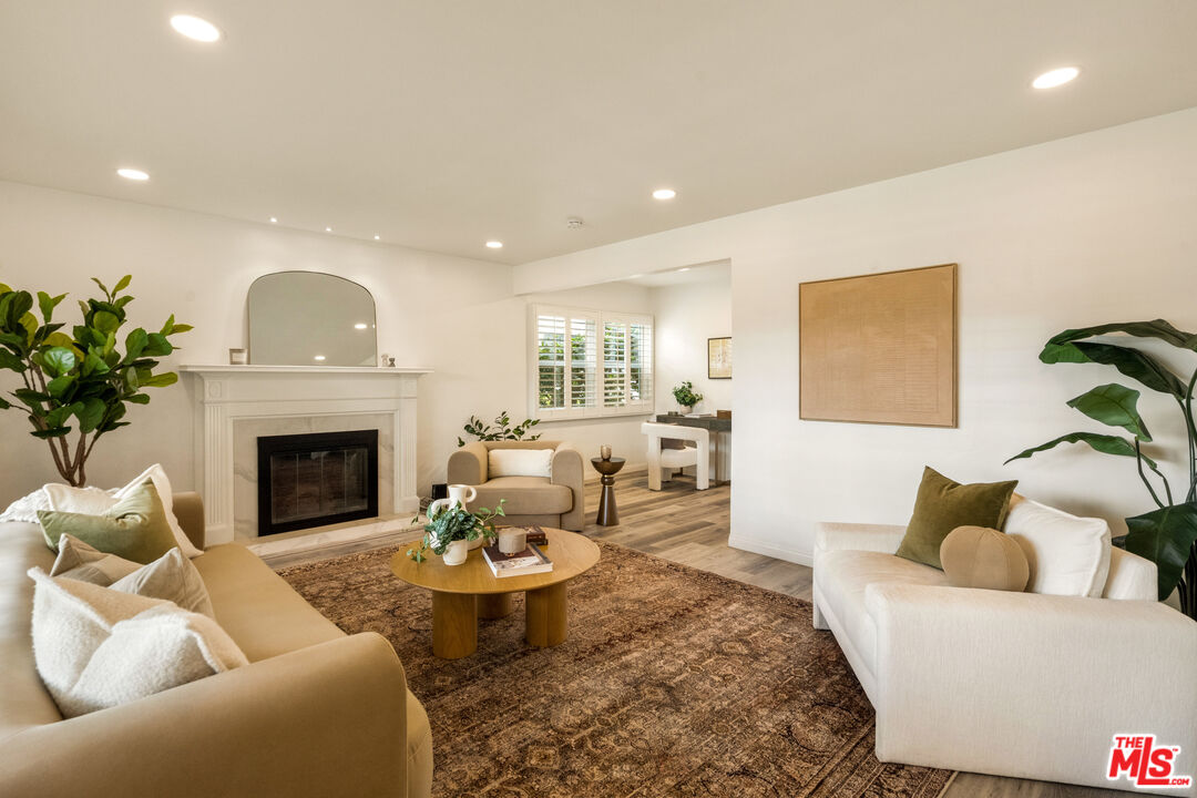 2616 N Buena Vista St