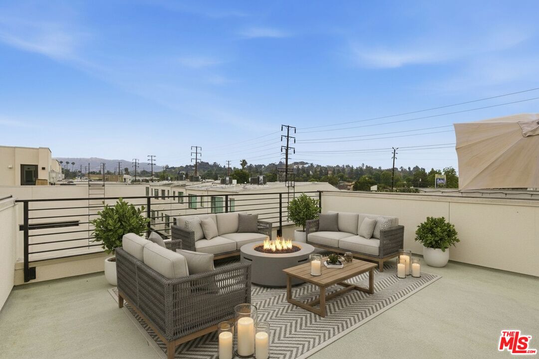 1605 N Arla Way