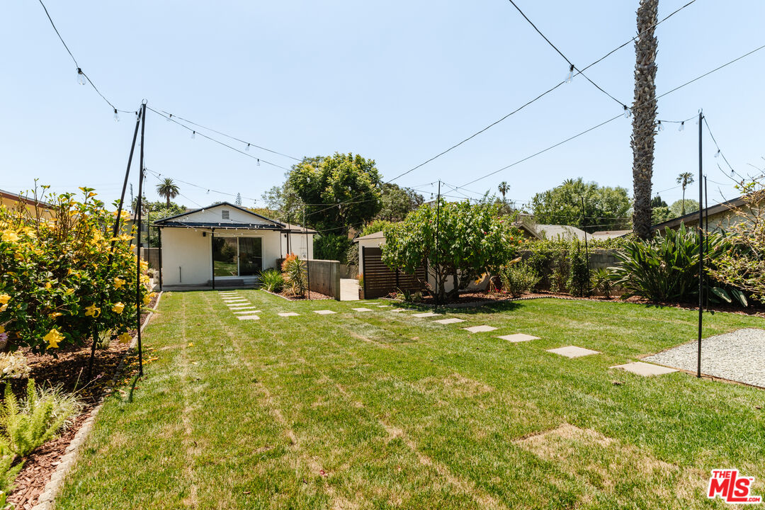 655 N La Fayette Park Pl