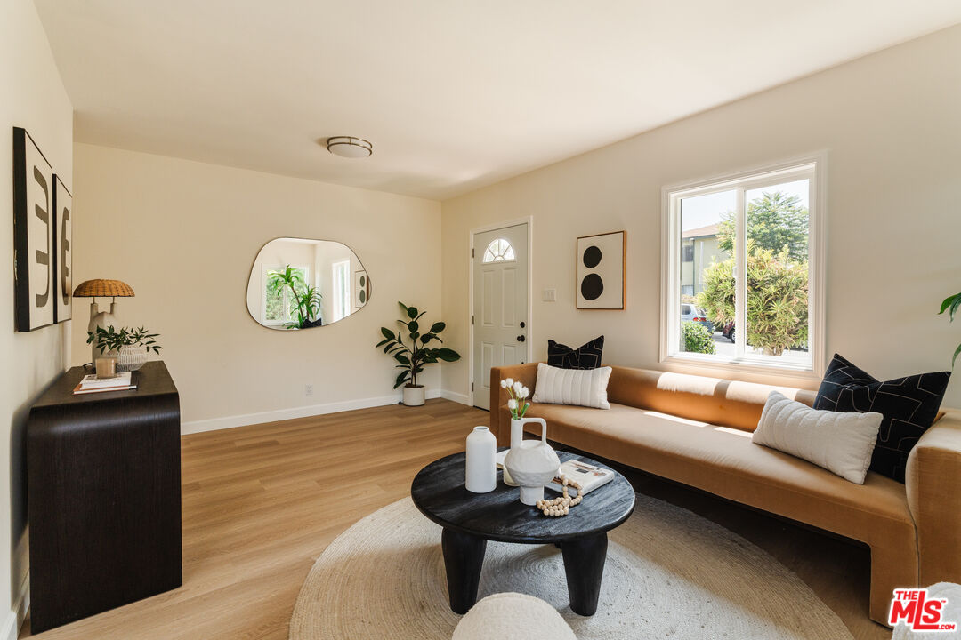 655 N La Fayette Park Pl