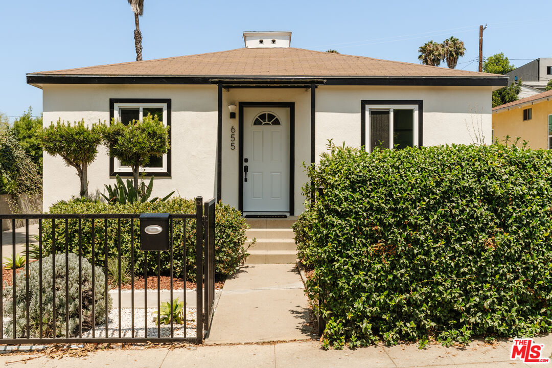 655 N La Fayette Park Pl