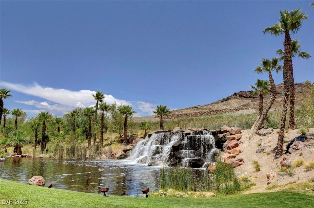 3 Hilltop Crest Street