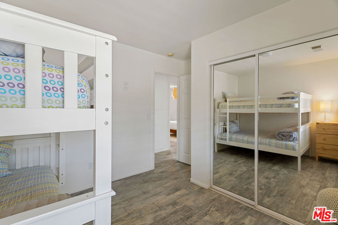 61602 La Jolla Dr