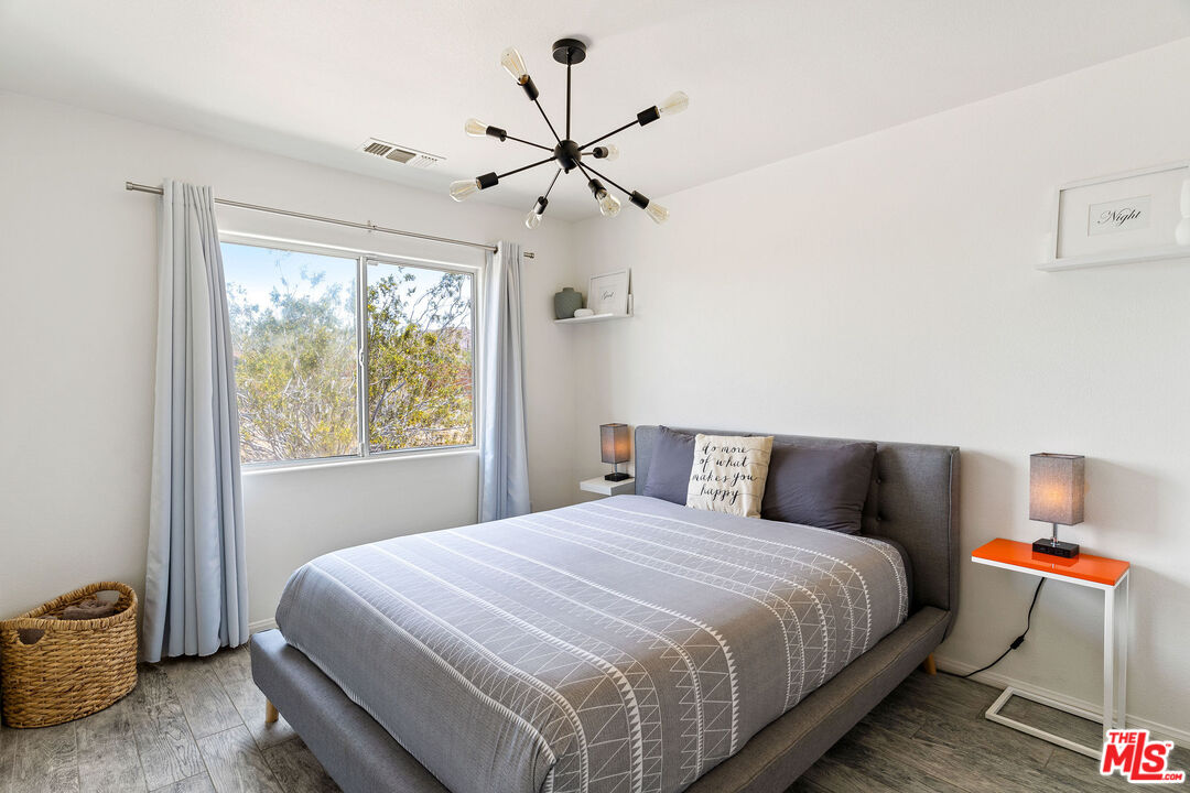 61602 La Jolla Dr
