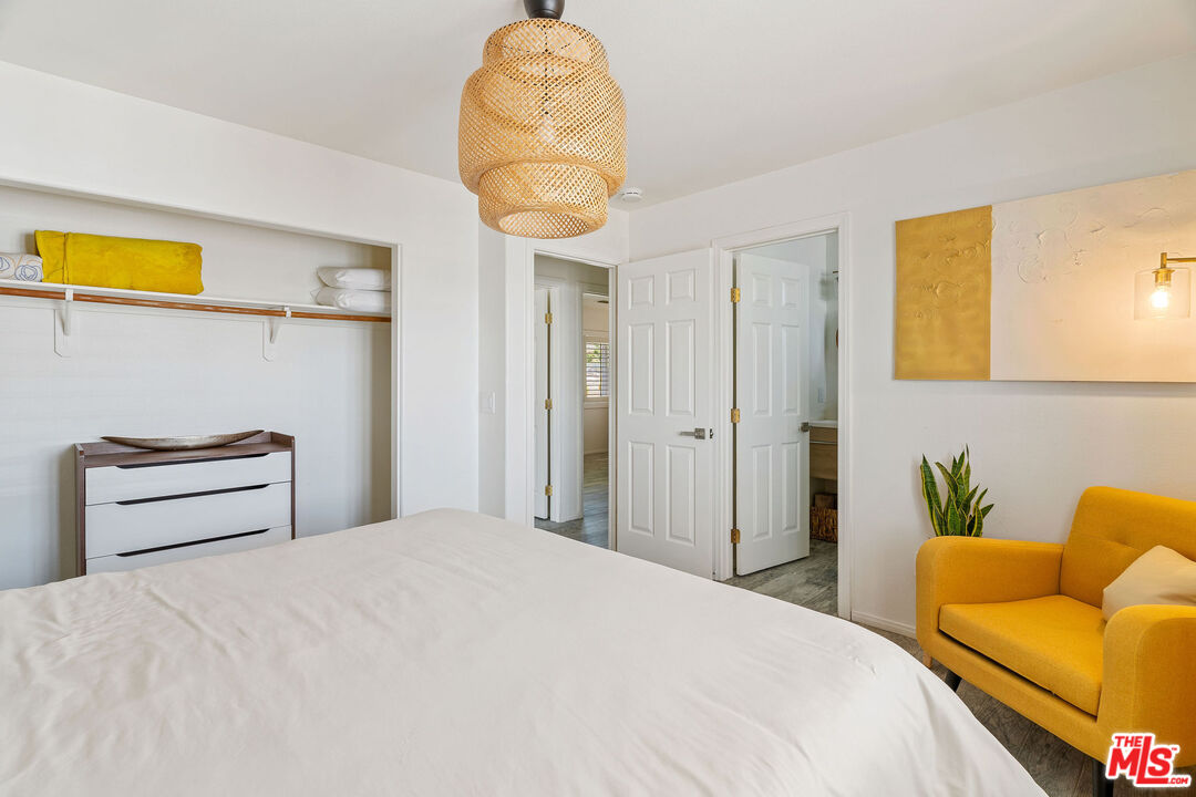 61602 La Jolla Dr