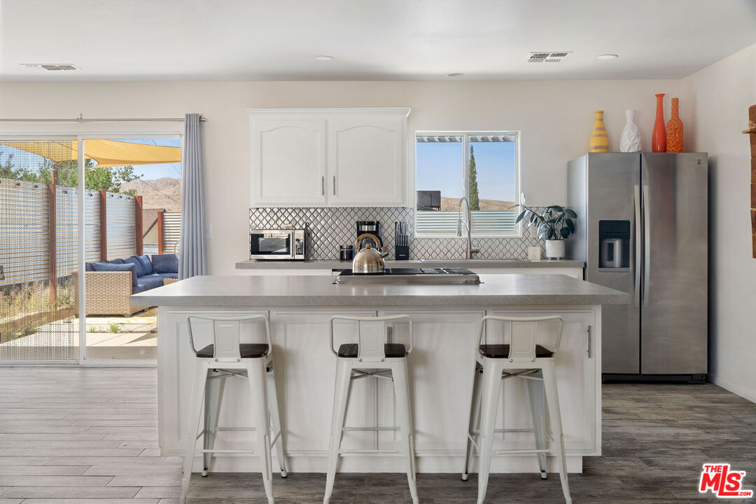 61602 La Jolla Dr