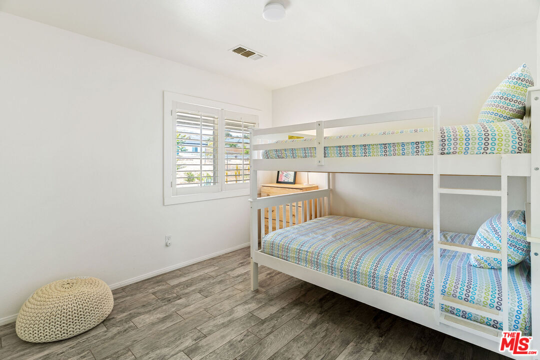 61602 La Jolla Dr