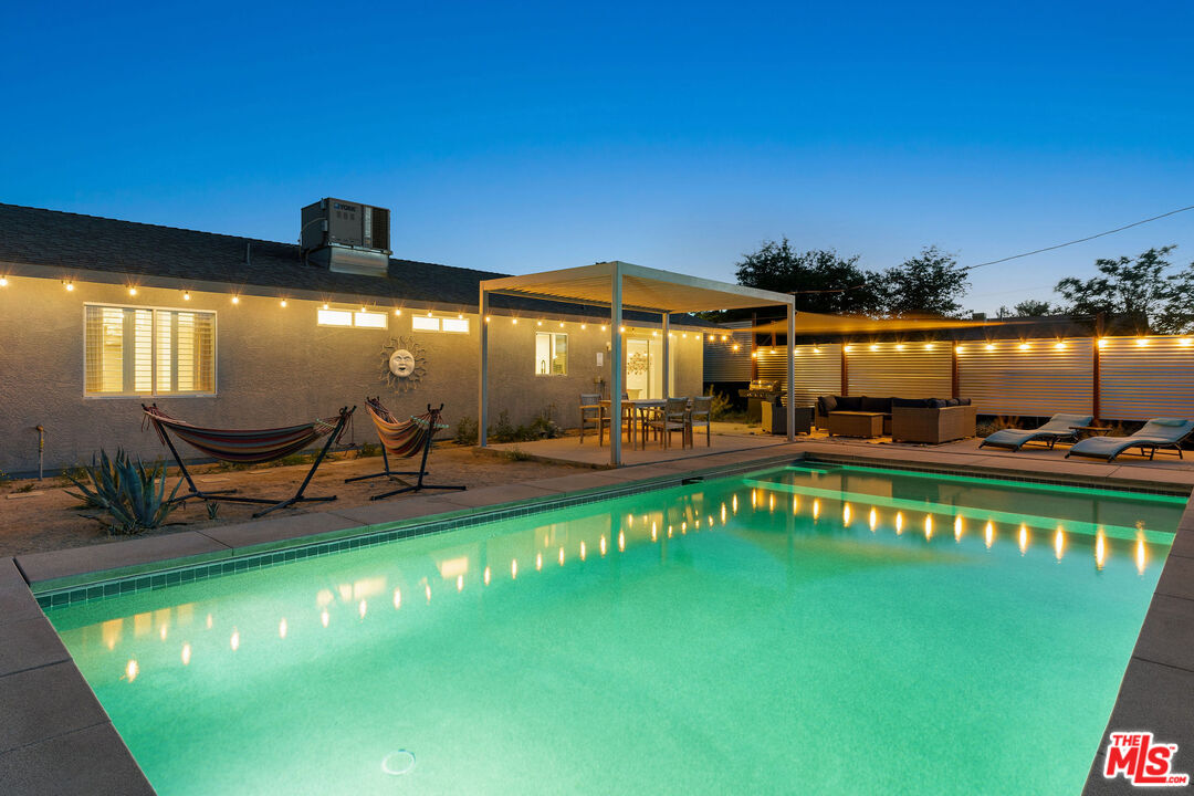 61602 La Jolla Dr