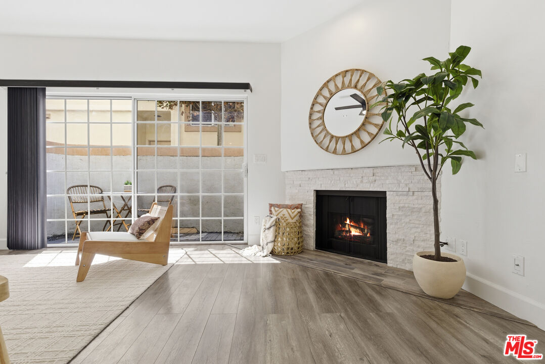 11110 Camarillo St Unit: 122