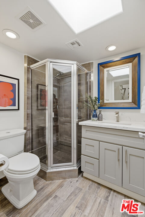 11110 Camarillo St Unit: 122