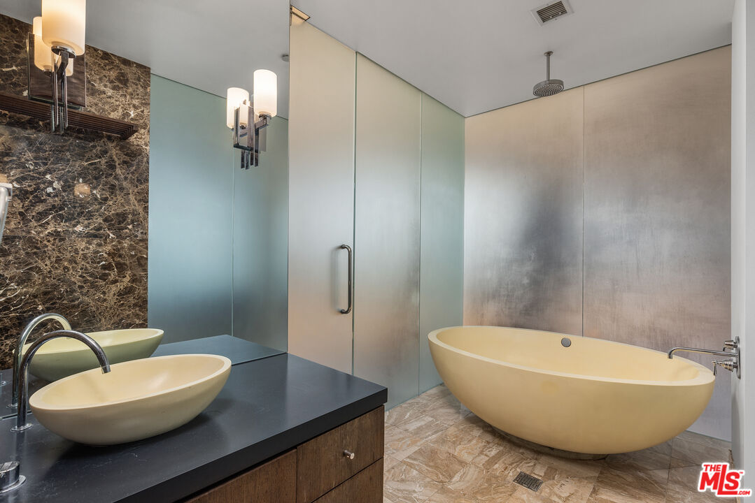 1100 Wilshire Blvd Unit: 2911