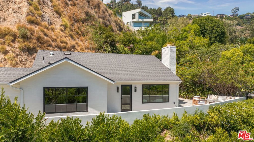 8353 Sunset View Drive