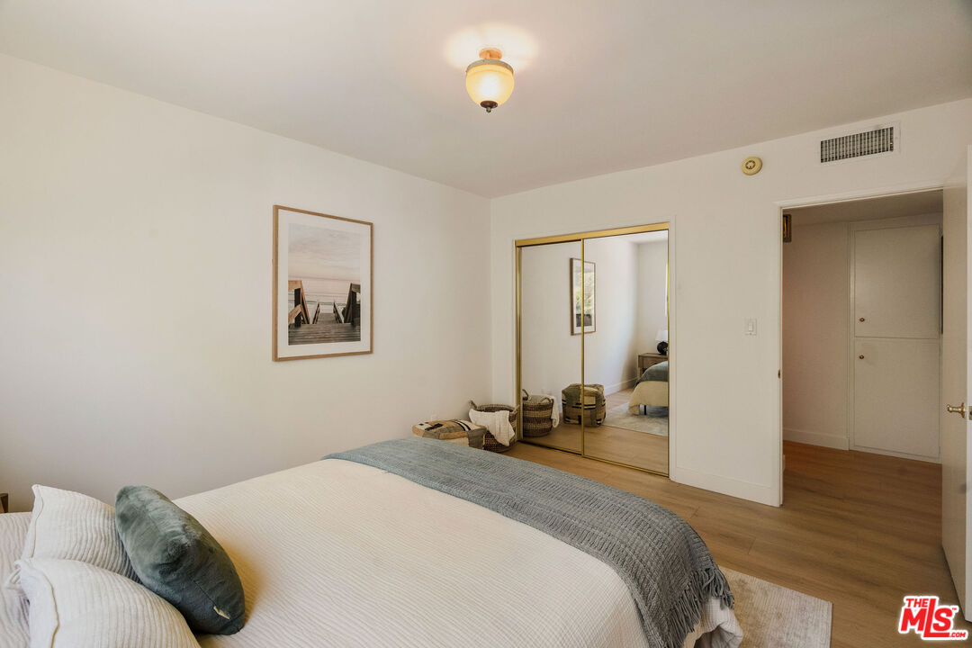 6251 Coldwater Canyon Ave Unit: 205
