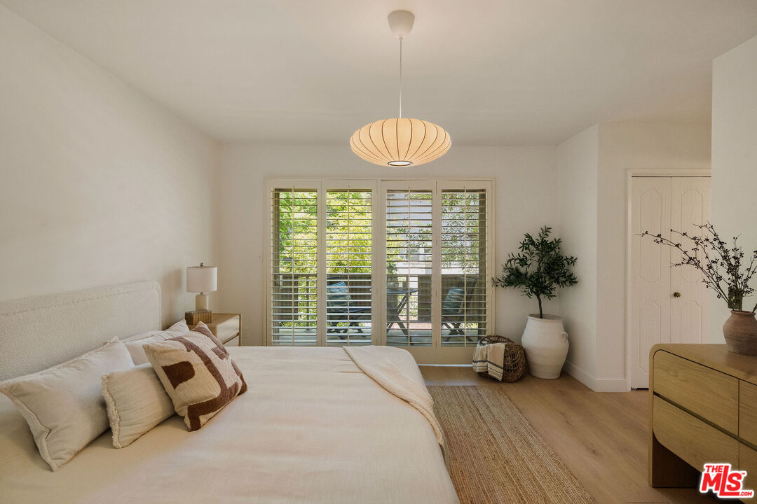 6251 Coldwater Canyon Ave Unit: 205
