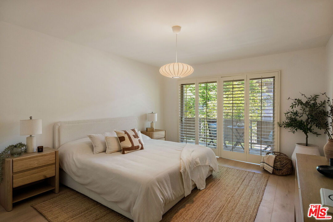 6251 Coldwater Canyon Ave Unit: 205