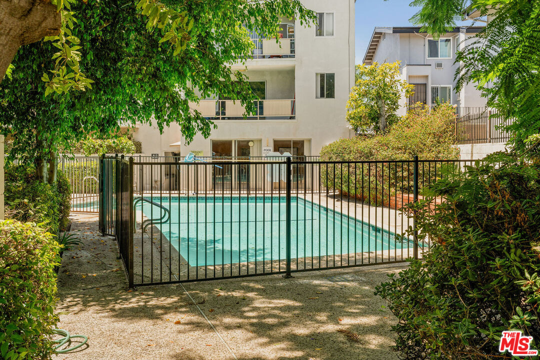 6251 Coldwater Canyon Ave Unit: 205