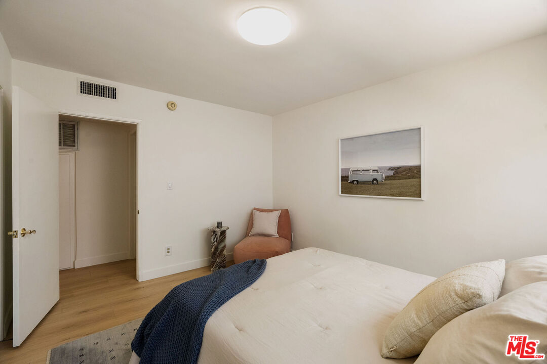 6251 Coldwater Canyon Ave Unit: 205