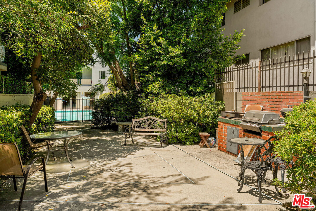 6251 Coldwater Canyon Ave Unit: 205