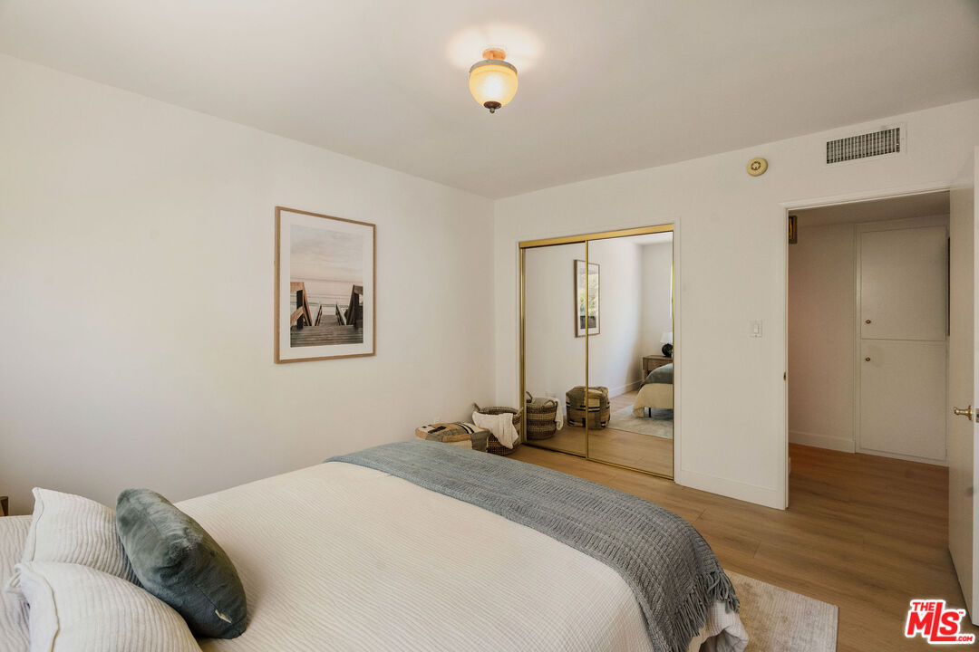6251 Coldwater Canyon Ave Unit: 205