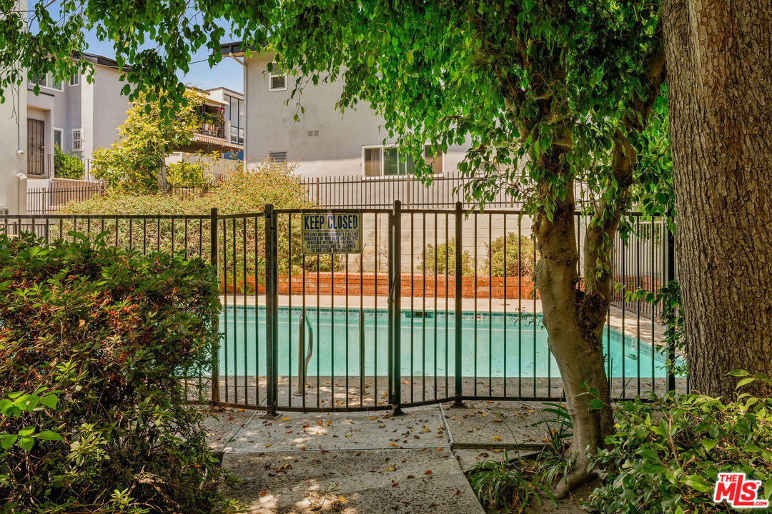 6251 Coldwater Canyon Ave Unit: 206