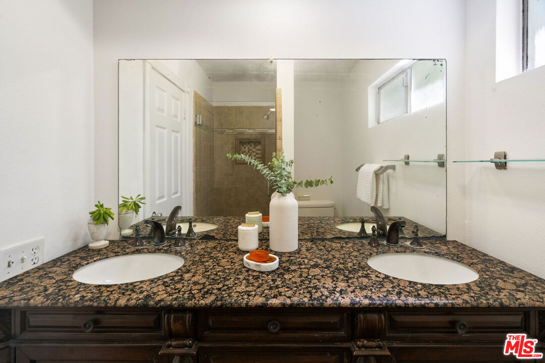 6251 Coldwater Canyon Ave Unit: 206