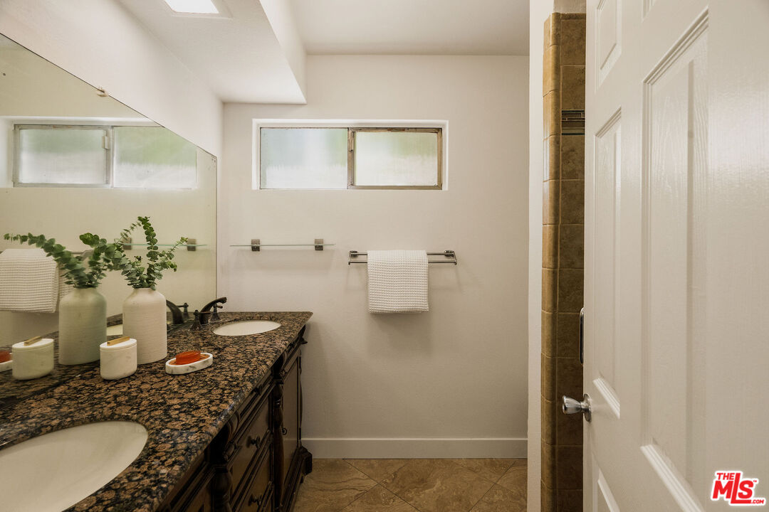6251 Coldwater Canyon Ave Unit: 206