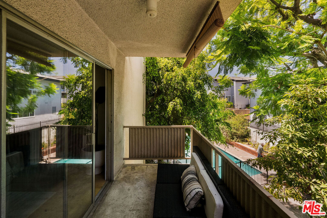 6251 Coldwater Canyon Ave Unit: 206