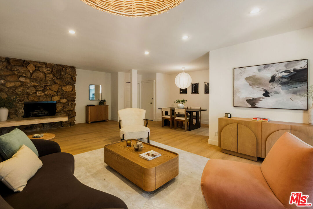 6251 Coldwater Canyon Ave Unit: 206