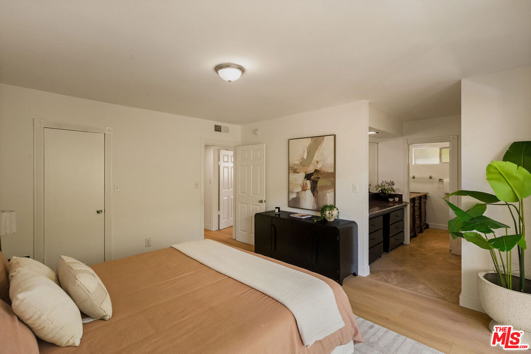 6251 Coldwater Canyon Ave Unit: 206