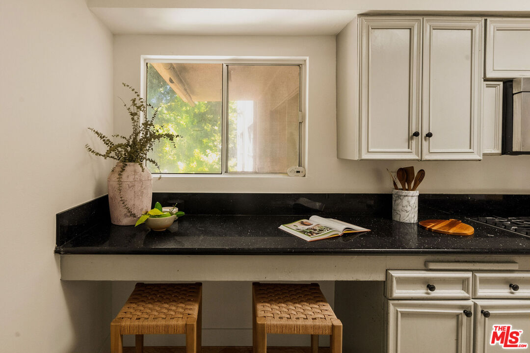 6251 Coldwater Canyon Ave Unit: 206