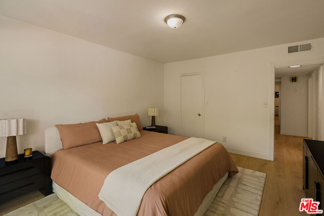 6251 Coldwater Canyon Ave Unit: 206