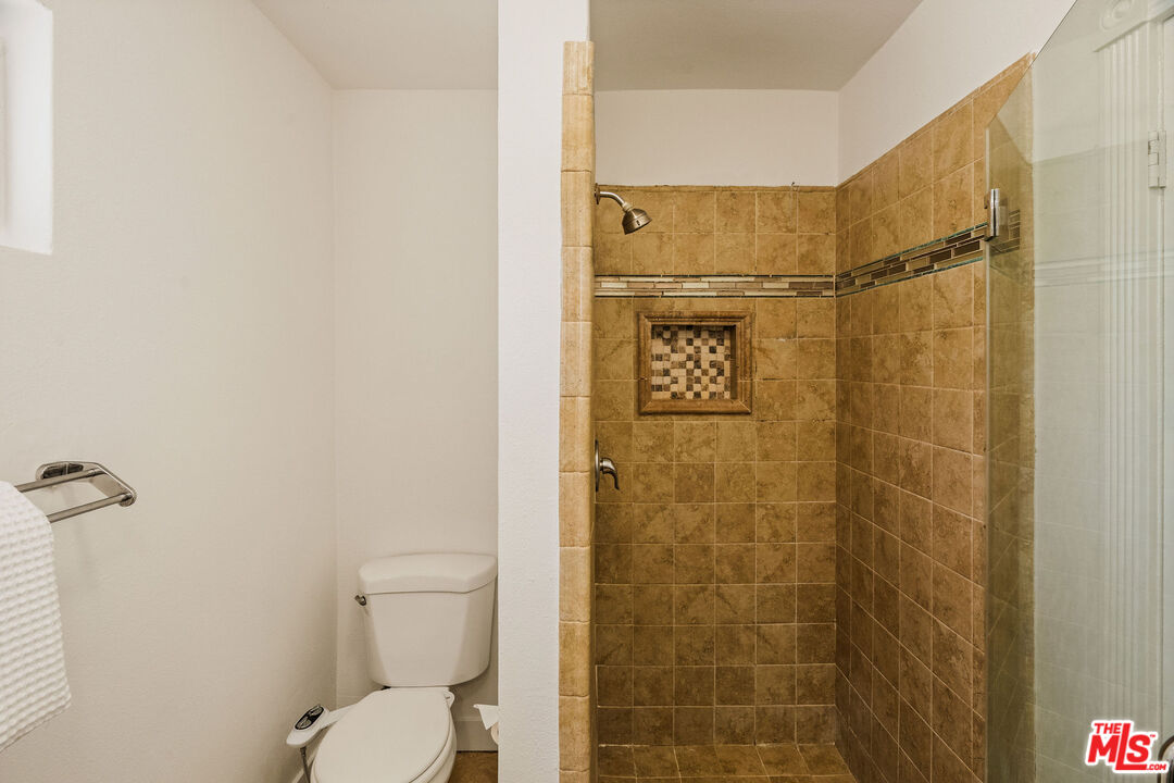6251 Coldwater Canyon Ave Unit: 206