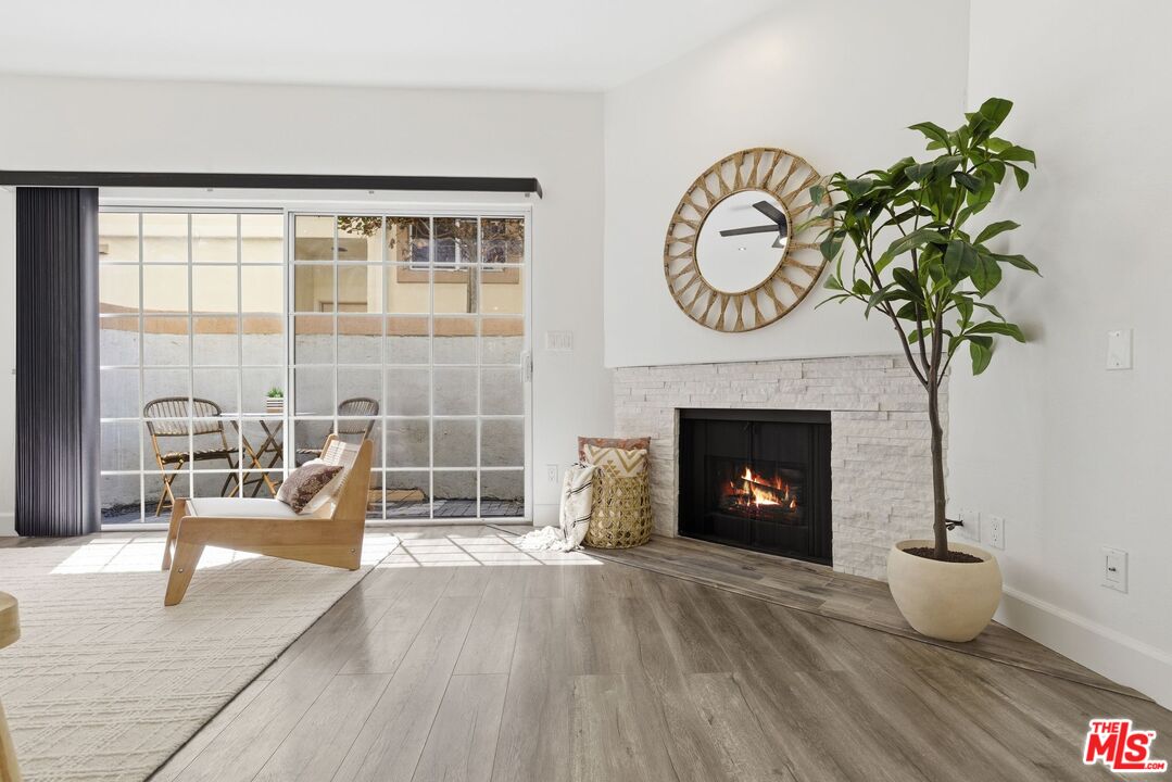 11110 Camarillo St Unit: 122