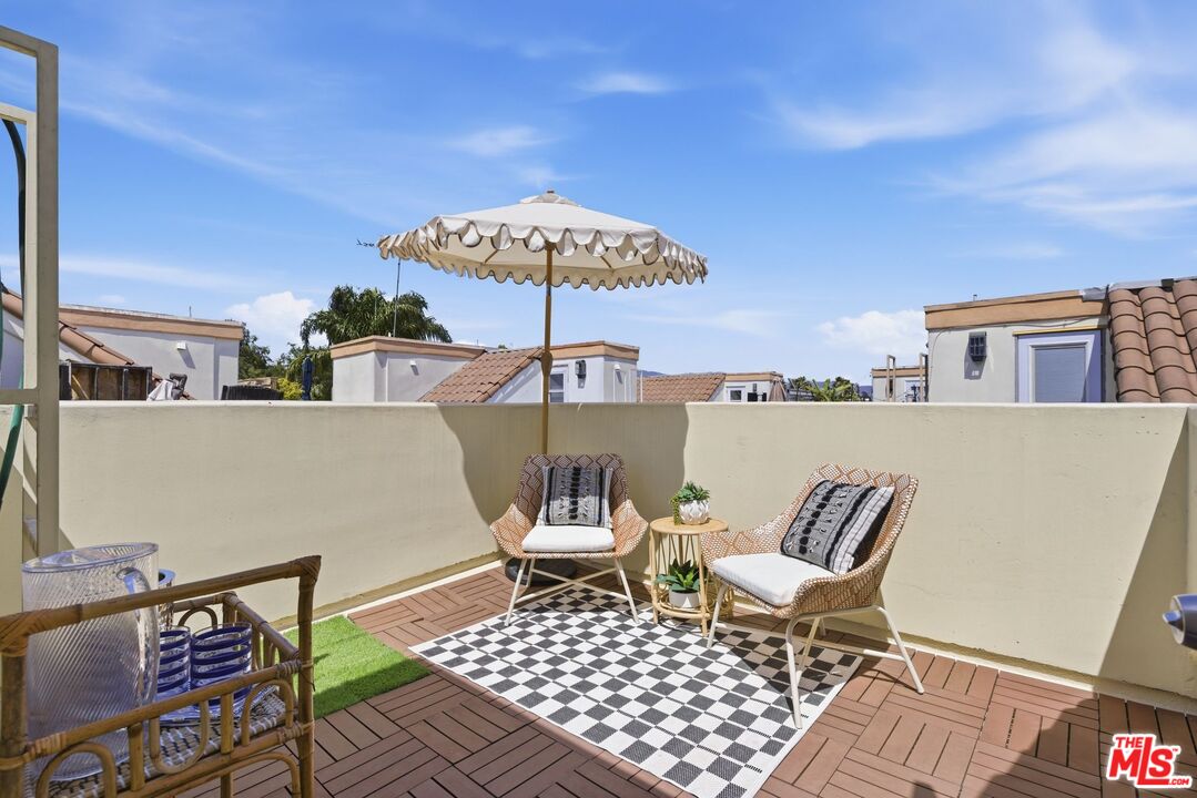 11110 Camarillo St Unit: 122