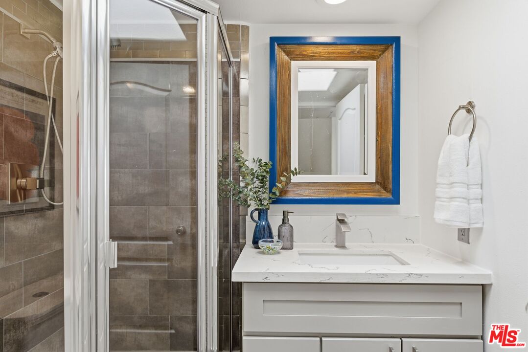 11110 Camarillo St Unit: 122