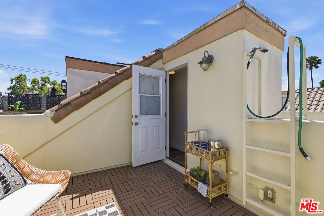 11110 Camarillo St Unit: 122