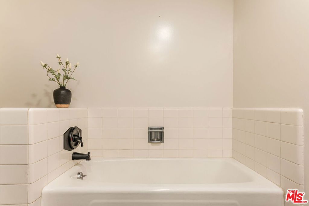 1333 S Beverly Glen Boulevard 405